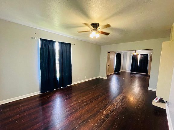 5th image of 437 E Carson St