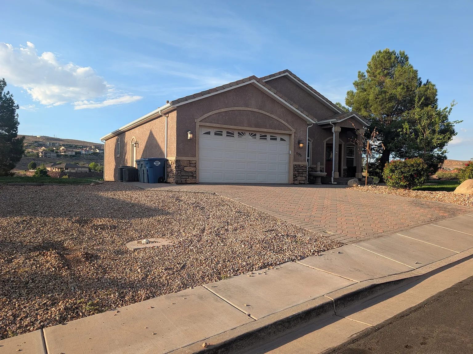 5 bed, 3576 sqft, $3,250 — Photo 3