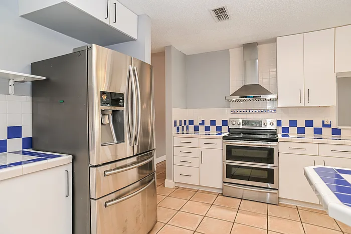 1728 Indian Springs Dr — Photo 8