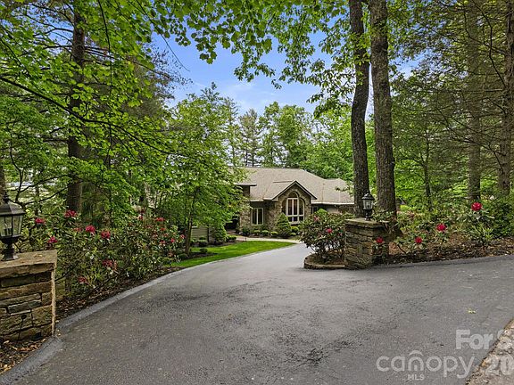 4th image of 209 Pineholt Ln