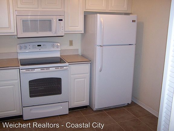5th image of 2152 Sea Hawk Dr
