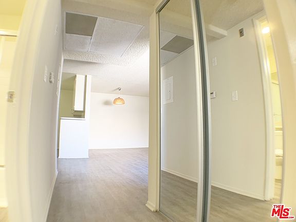 5th image of 3745 Glendon Ave #301A