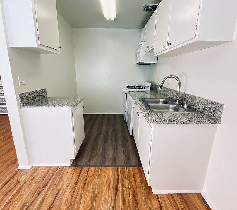 1st image of 6954 Coldwater Canyon Ave APT 4