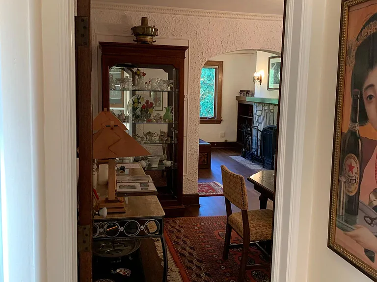 Doorway from the kitchen to the dining room