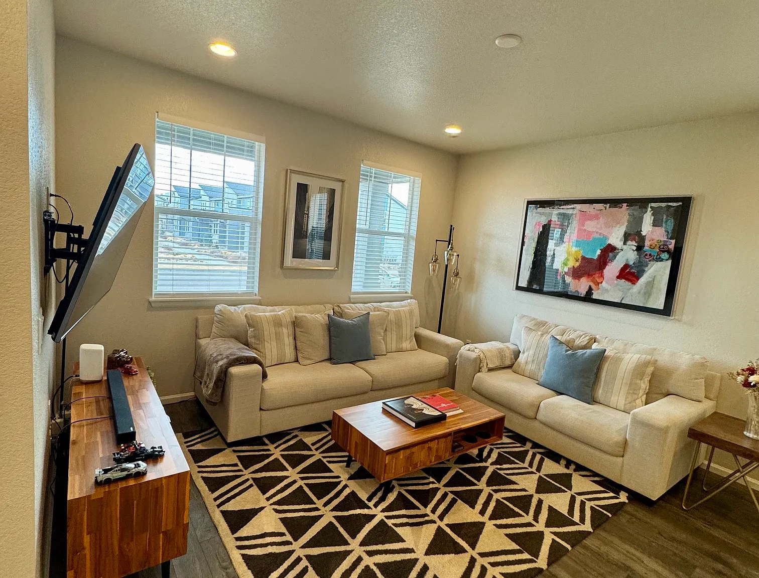 3 bed, 2.5 bath, 2346 sqft, $2,900 — Photo 4