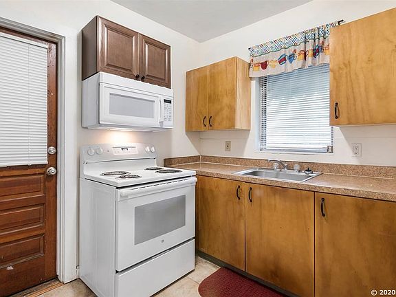 5th image of 1567 NE 5th Pl