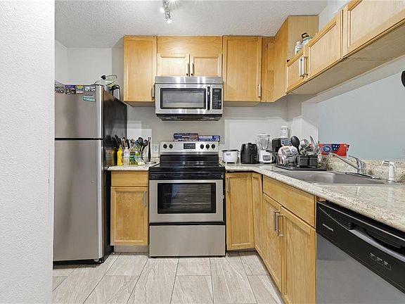 2nd image of 5219 VIA HACIENDA CIRCLE #B111