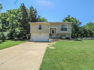 961 Wisdom Ln, Pacific, MO 63069