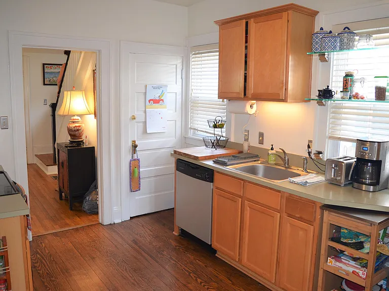 810 Brandon Ave — Photo 4
