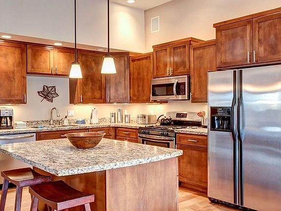 3rd image of 570 Whispering Pines Ln