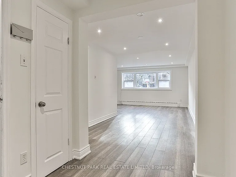 76 Walmsley Blvd #1 — Photo 2