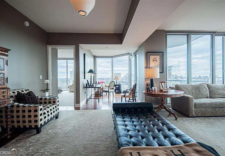 2795 Peachtree Rd NE #1909 — Photo 31