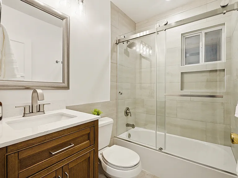 1813 N Naomi St — Photo 3