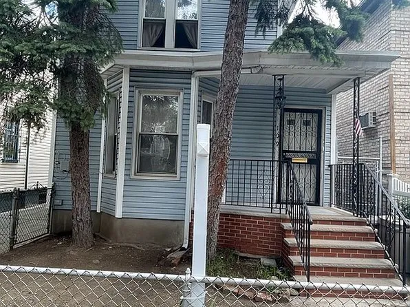 109 Richmond St, Brooklyn, NY 11208