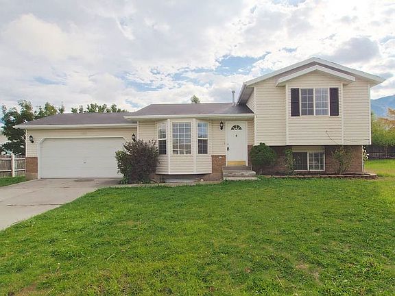 2nd image of 828 White Pine Dr