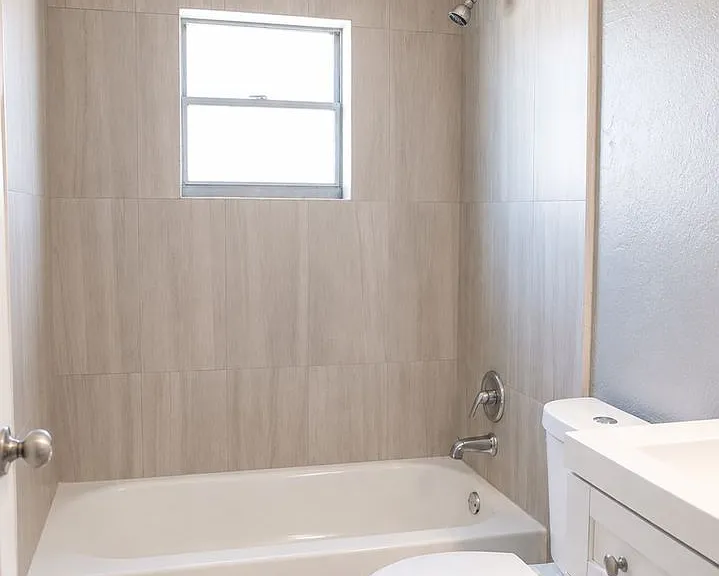 2122 SE 6th Ter — Photo 5
