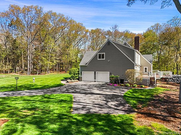 4th image of 17 Pine Hill Drive