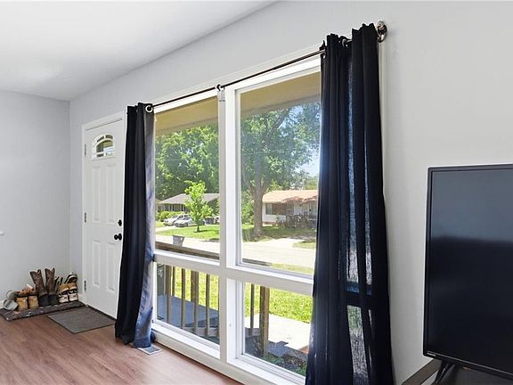 4th image of 7507 E 49th Ter