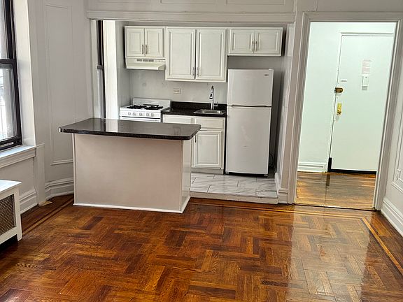 5th image of 14430 35th Ave APT A25