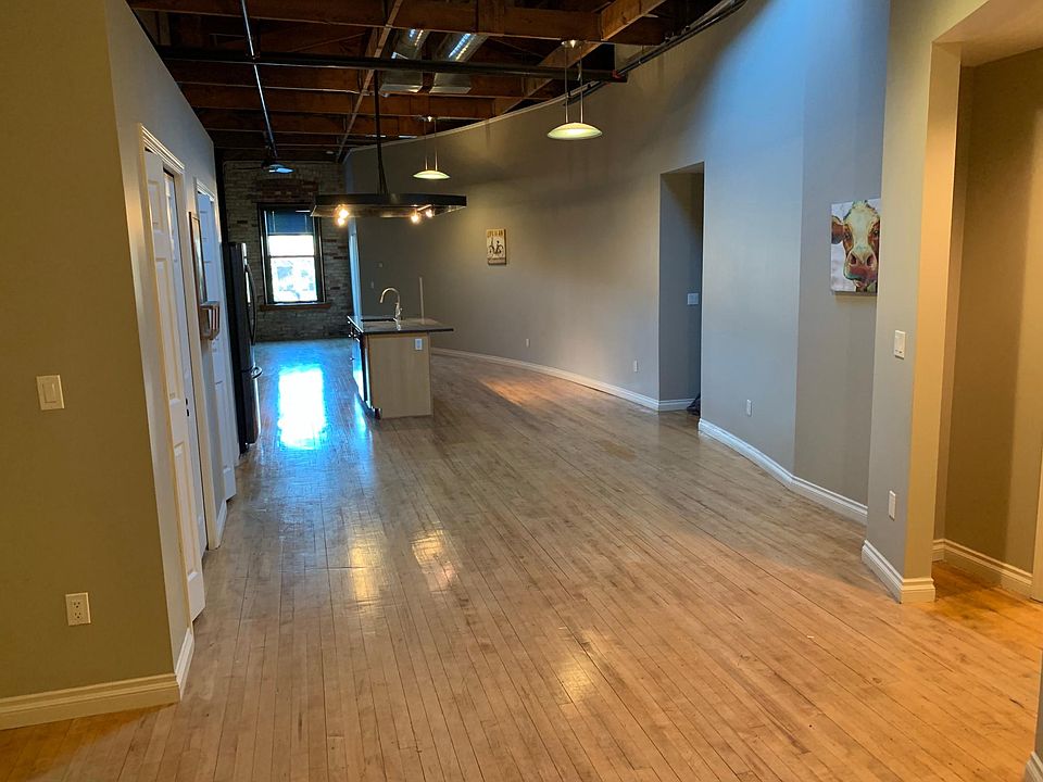 1st image of 220 S Washington Sq APT 4
