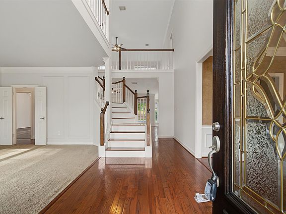 3rd image of 4802 Yorkshire St