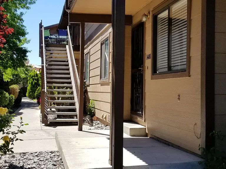 1481 Selmi Dr — Photo 10