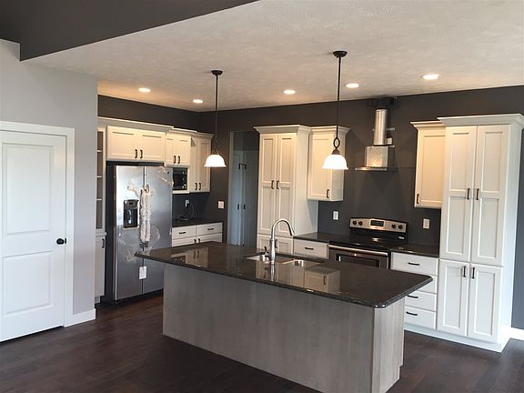 4th image of 1007 W 61st Street Pl