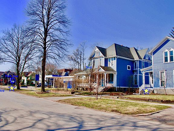 A few houses away from Park Ave