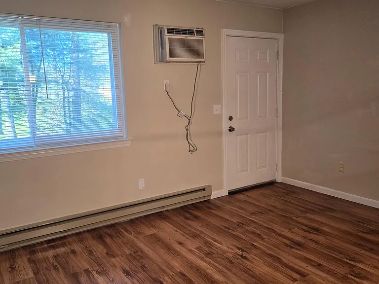 35 Ruth St #34 — Photo 13