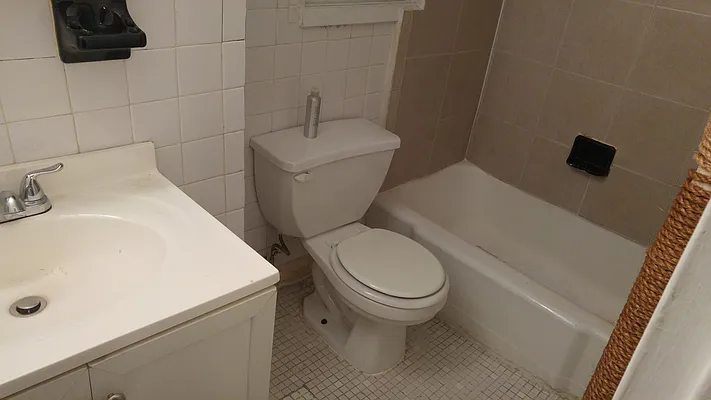 Rented by Downtown Mgt & Realty LLC | media 10