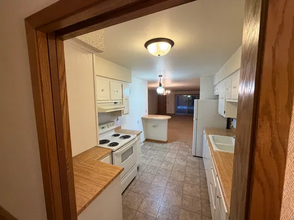 9508 W North Ave, Milwaukee, WI 53226
