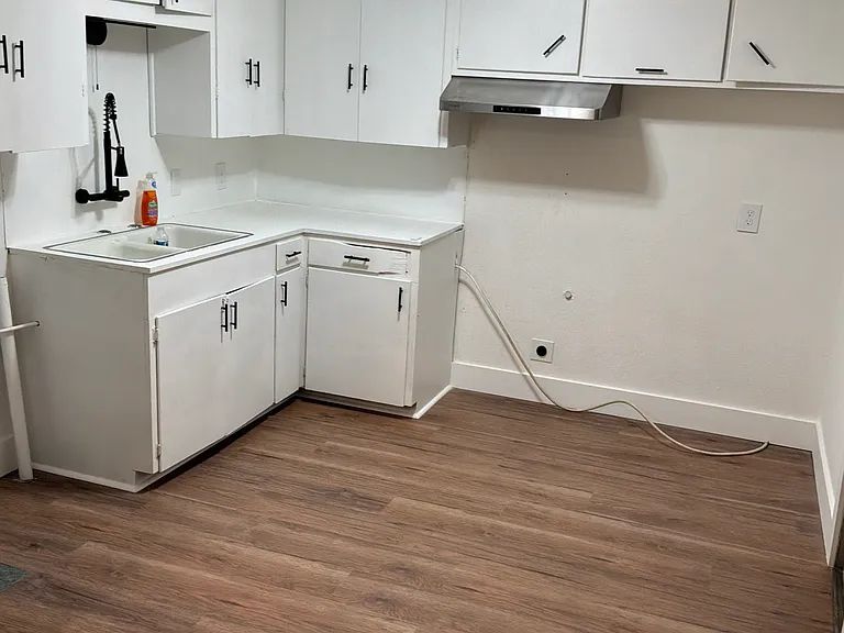 3708 S Jones St — Photo 10