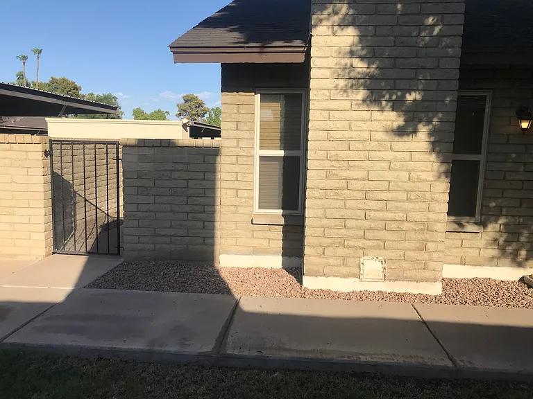 102 W Loma Vista Dr #102 — Photo 2