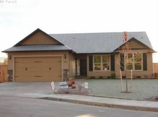951 Ladd Ave, Junction City, OR