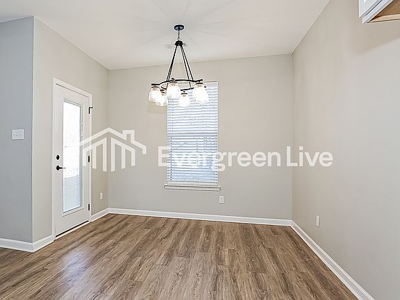 4th image of 4564 Western Woods Dr