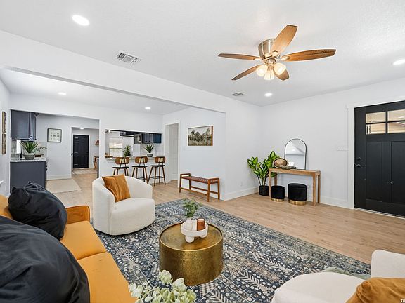 5th image of 631 W Olmos