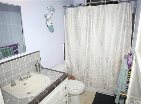 5th image of 7407 Lasaine Ave