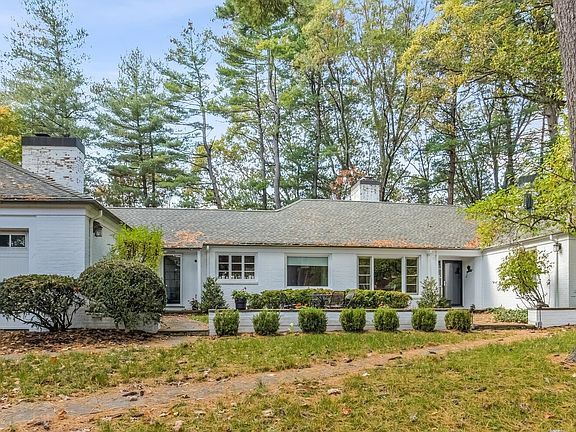 2nd image of 126 Hartford Turnpike