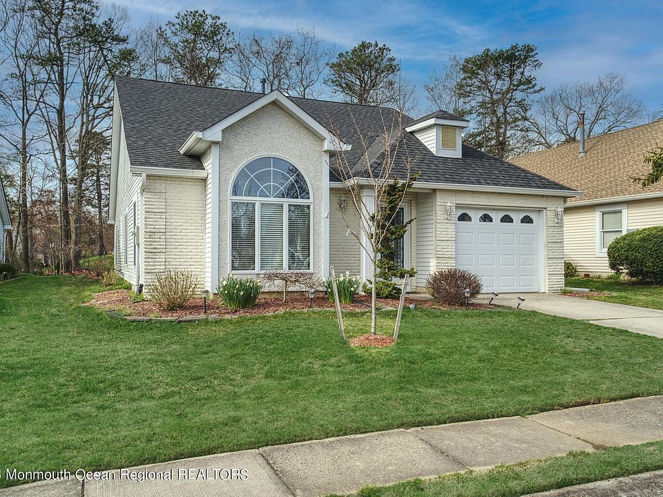 1st image of 1806 Sweetbay Drive