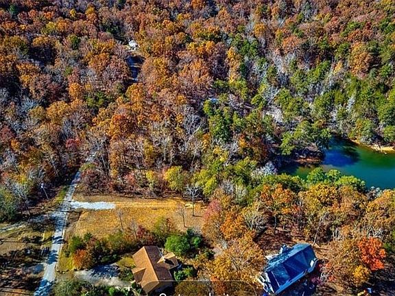 4th image of 2241 Karen Ln