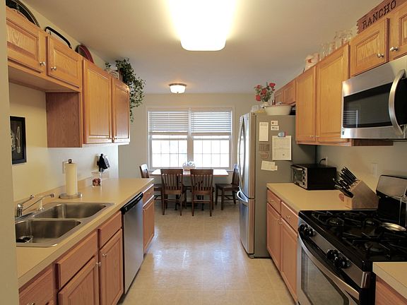 4th image of 646 Oakwood Ave