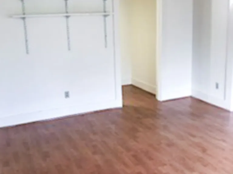 6408 Phinney - Located at the top of Phinney Ridge — Photo 22