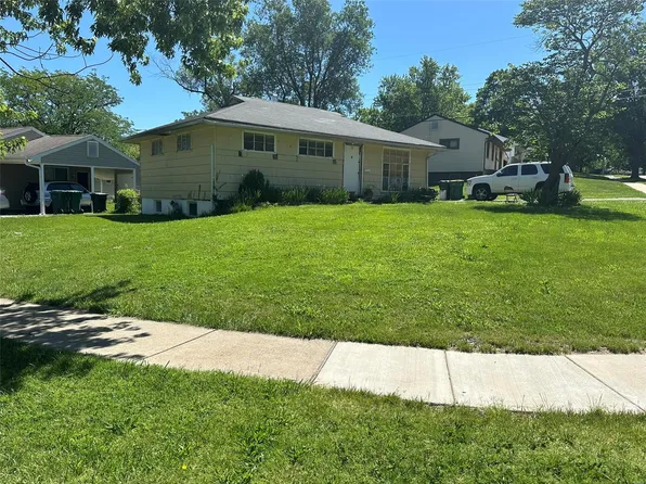 5662 Parchester Dr, Saint Louis, MO 63121