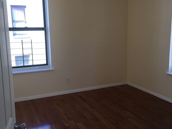 5th image of 1115 College Ave APT 5B