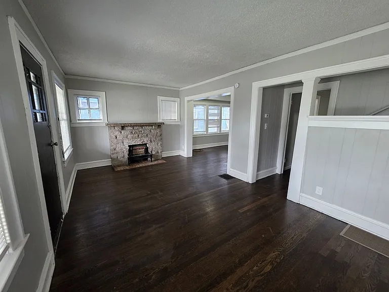 3726 Indiana Ave — Photo 3