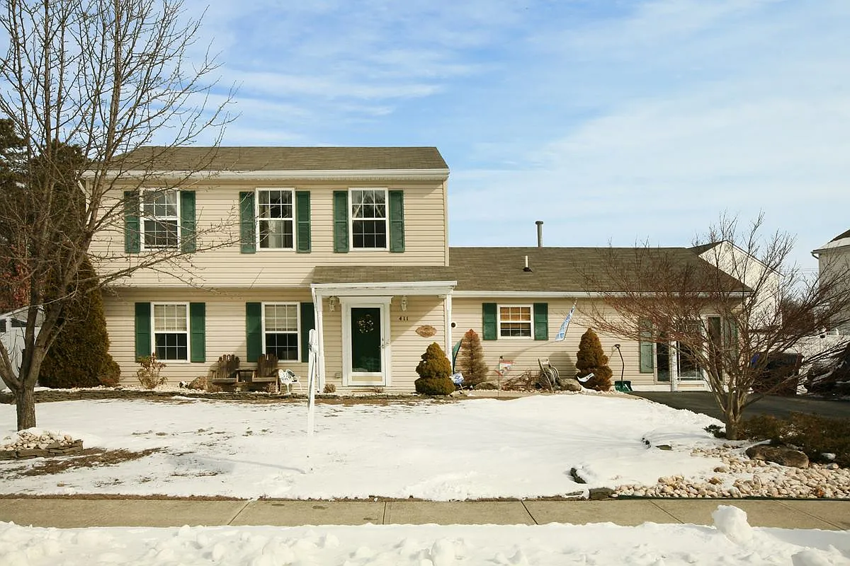 411 Vista Ct photo 1