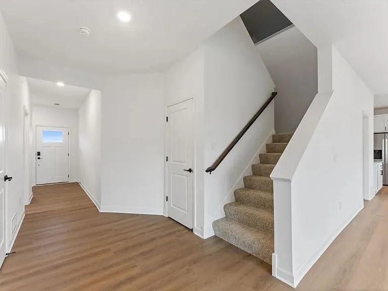 18325 Gladiator Dr — Photo 7