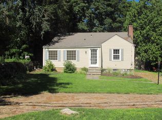 37 Parade Hill Rd, New Canaan, CT 06840