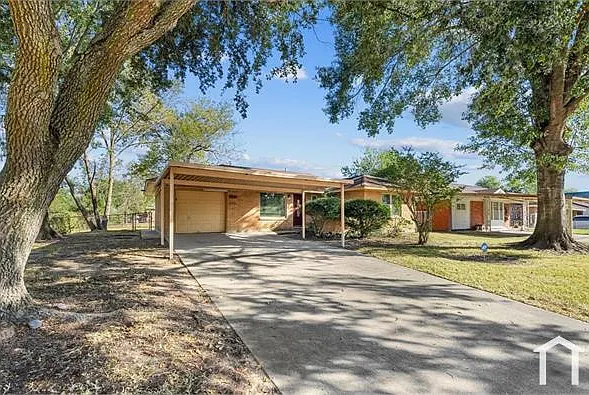 4103 Madden Ln