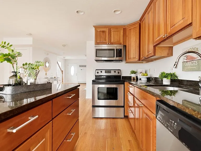 9 Grove St #1 — Photo 2